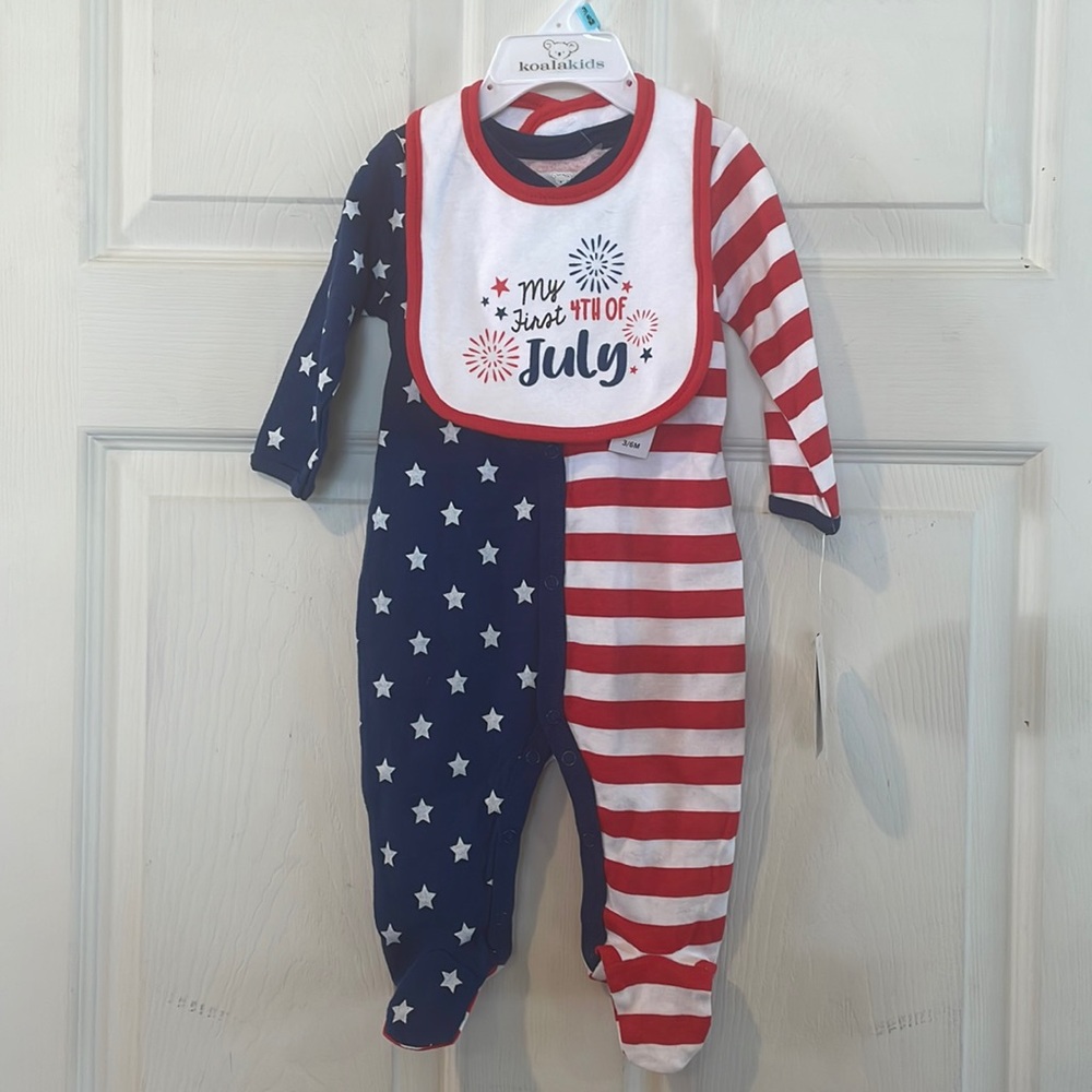 My First 4th Of July Sleeper With Matching Bib. New. Size 3-6 moths